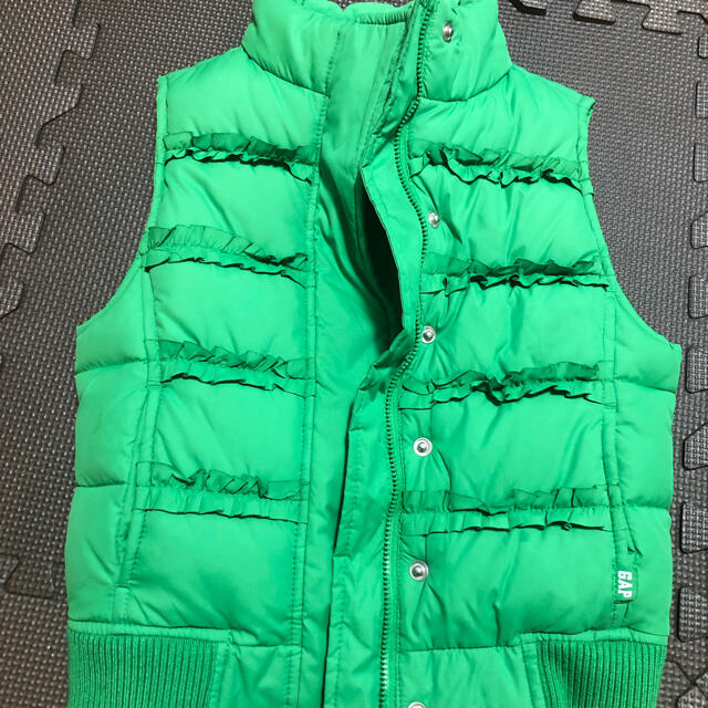 GAP Kids(ギャップキッズ)のGAPダウンベスト キッズ/ベビー/マタニティのキッズ服男の子用(90cm~)(ジャケット/上着)の商品写真