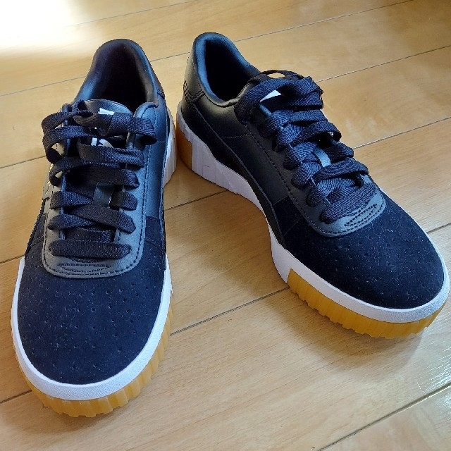 専用　PUMA　スニーカー　24.0　新品