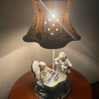 テーブルランプ (lampe en porcelaine)(テーブルスタンド)