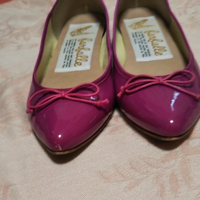 farfalla(ファファラ)のファルファーレ ナタリー エナメル 3cmヒール レディースの靴/シューズ(バレエシューズ)の商品写真
