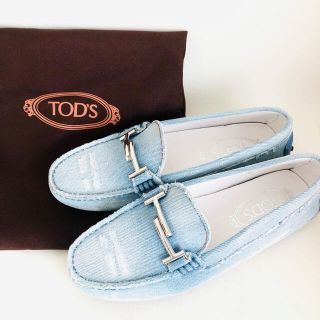 トッズ(TOD'S)の美品　TOD‘S  デニム　ドライビングシューズ　size36(スリッポン/モカシン)