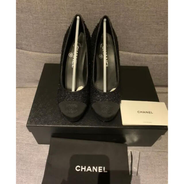 当社の CHANEL 新品未使用 シャネル ツイード ブラック パンプス