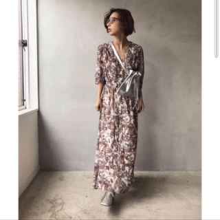 アメリヴィンテージ(Ameri VINTAGE)の【ゴン様専用】アメリヴィンテージ　GARDEN CHIFFON DRESS(ロングワンピース/マキシワンピース)