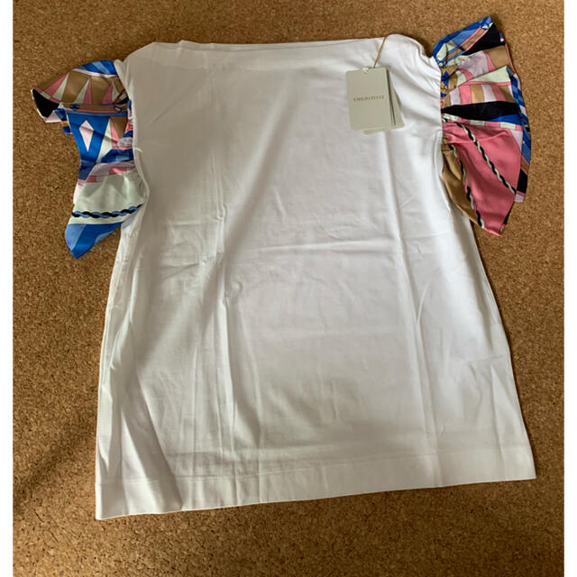 EMILIO PUCCI(エミリオプッチ)の新品未使用　emilio pucci 半袖　シルク　Tシャツ　 レディースのトップス(Tシャツ(半袖/袖なし))の商品写真