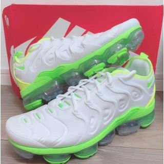 ナイキ(NIKE)のNIKE AIR VAPORMAX PLUS DJ5975 100(スニーカー)