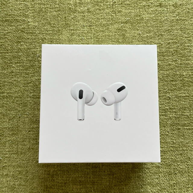 Apple(アップル)の【新品•未使用】Apple AirPods Pro スマホ/家電/カメラのオーディオ機器(ヘッドフォン/イヤフォン)の商品写真