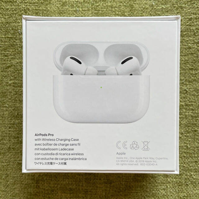 Apple(アップル)の【新品•未使用】Apple AirPods Pro スマホ/家電/カメラのオーディオ機器(ヘッドフォン/イヤフォン)の商品写真