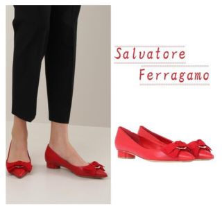 サルヴァトーレフェラガモ(Salvatore Ferragamo)のSalvatore Ferragamo パンプス　talla フラワーヒール(ハイヒール/パンプス)