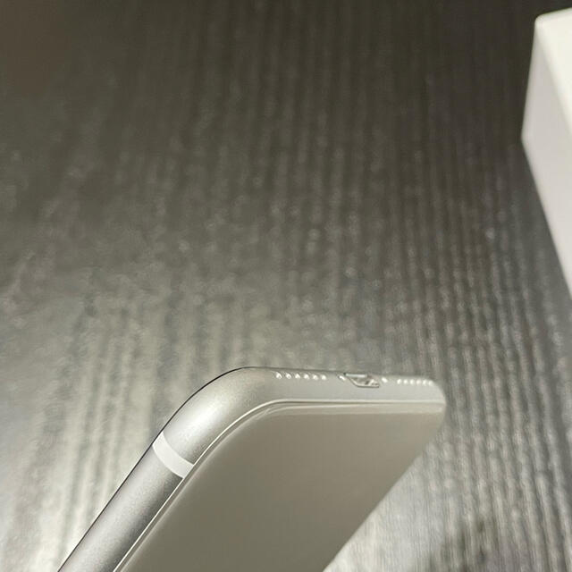 iPhone - iPhone SE 2 128gb ホワイト simフリーの通販 by スタドラ shop|アイフォーンならラクマ 低価超激安