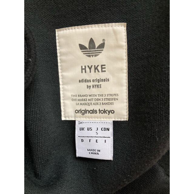 HYKE(ハイク)のHYKE アディダス　タイトスカート レディースのスカート(ひざ丈スカート)の商品写真