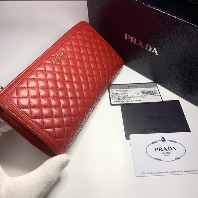 PRADA(プラダ)の限定価格‼️ PRADA プラダ　長財布　レッド レディースのファッション小物(財布)の商品写真
