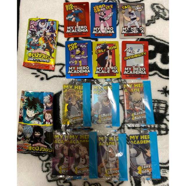 森永製菓(モリナガセイカ)のヒロアカ　メタルカードコレクション　ウェファーチョコ エンタメ/ホビーのおもちゃ/ぬいぐるみ(キャラクターグッズ)の商品写真