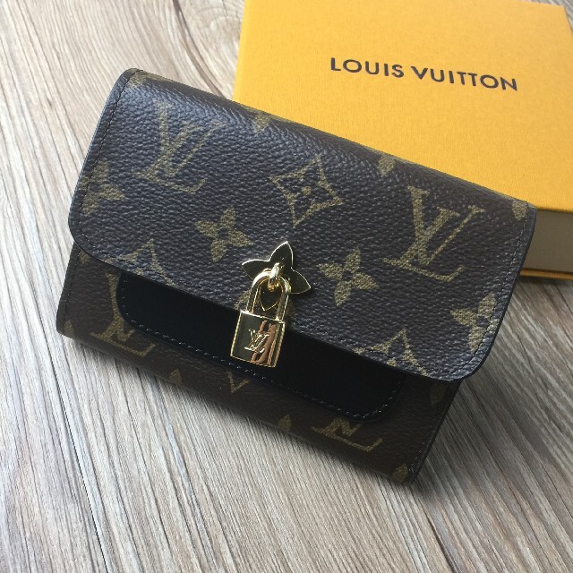 【返品不可】 実際の写真 LOUIS·VUITTON 小さくて実用財布ルイヴィトン ルイヴィト 財布