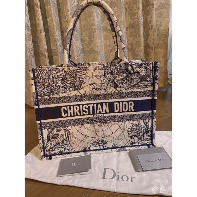 2022公式店舗 Christian Dior - クリスチャンディオール ブックトート ラージ トートバッグ -  www.nyamanvillasbali.com