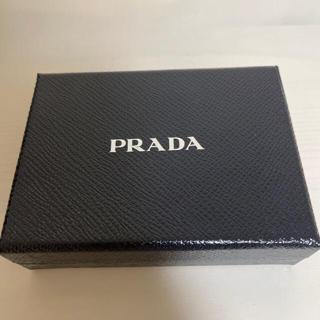 PRADA(プラダ)のPRADA 期間限定花柄　カードケース　名刺入れ　定期入れ レディースのファッション小物(名刺入れ/定期入れ)の商品写真