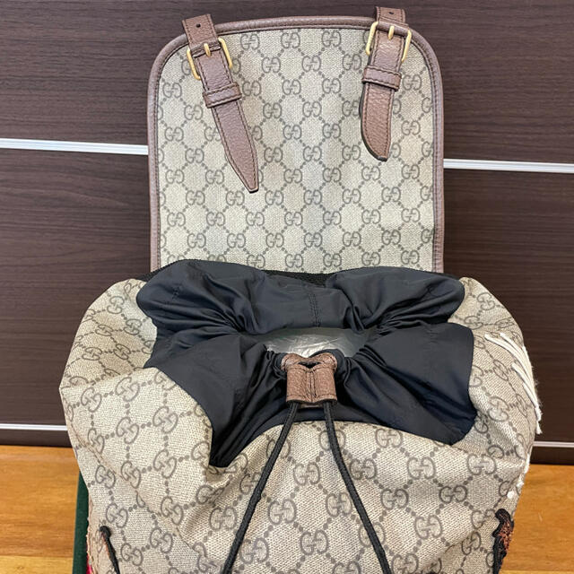 Gucci - ☆中古 美品 GUCCI クーリエ GGスプリーム シェリーライン