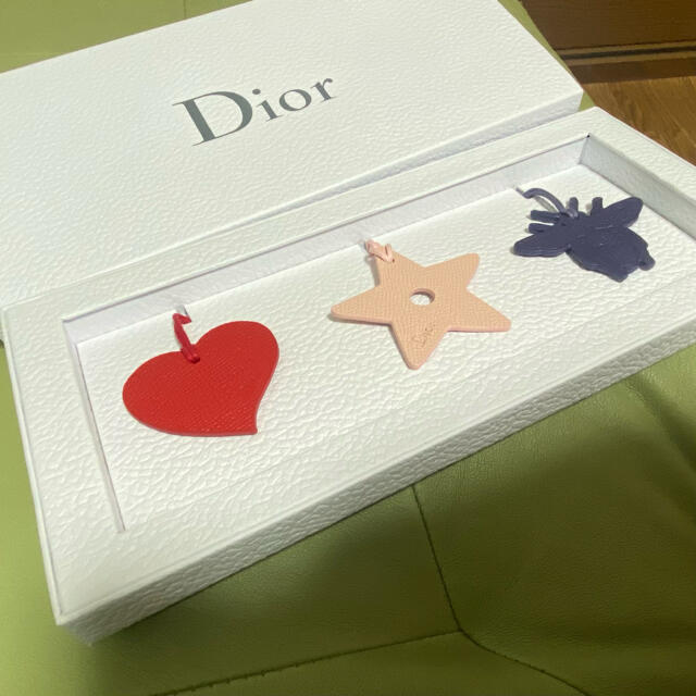Dior(ディオール)のDIOR ノベルティ バックチャーム エンタメ/ホビーのコレクション(ノベルティグッズ)の商品写真