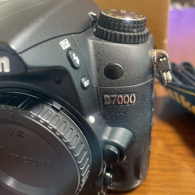Nikon  DXフォーマットデジタル一眼レフカメラ D7000 1