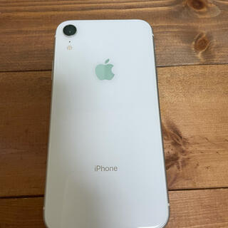 アップル(Apple)のiPhoneXR 128GB White(携帯電話本体)