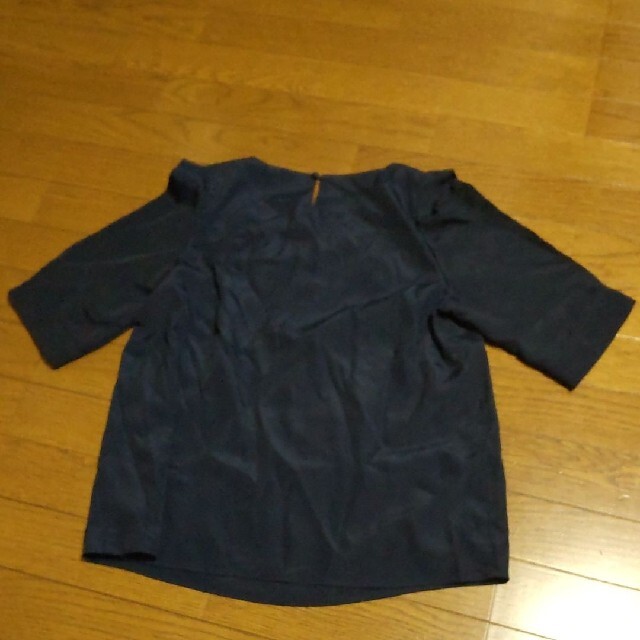 黒紺　トップス　袖レース　M レディースのトップス(カットソー(半袖/袖なし))の商品写真