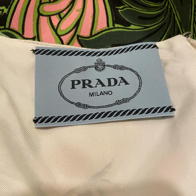 PRADA(プラダ)のPRADA 未着用ワンピース　 レディースのワンピース(ひざ丈ワンピース)の商品写真
