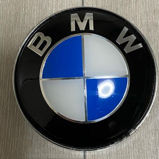 ビーエムダブリュー(BMW)の送料無料BMWボンネットエンブレム リアエンブレム 82㎜わけあり商品(車種別パーツ)