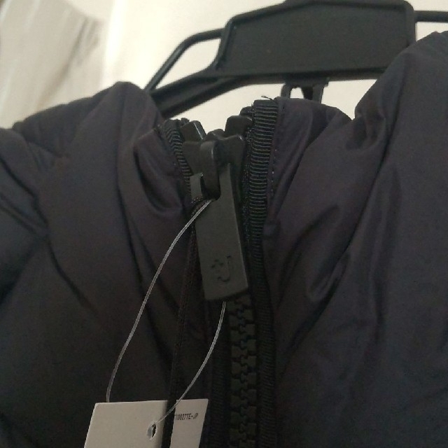 Jil Sander(ジルサンダー)の収納袋単品 ユニクロ +J ジル・サンダー ライトダウンボリュームパーカ S  メンズのジャケット/アウター(ダウンジャケット)の商品写真