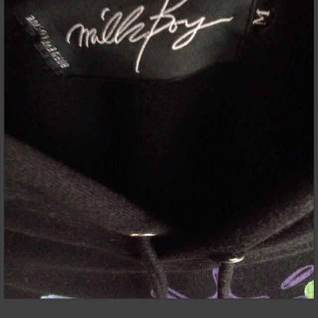 MILKBOY(ミルクボーイ)のMILKBOY きゃりーぱみゅぱみゅ着用 ロゴ入り パーカー 美品 レディースのトップス(パーカー)の商品写真