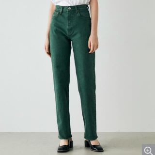 マウジー(moussy)のMOUSSY デニム　PLAIN JEANS COLOR STRAIGHT(デニム/ジーンズ)