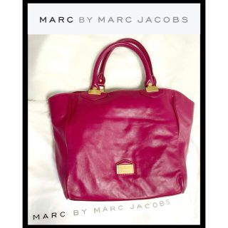 マークバイマークジェイコブス(MARC BY MARC JACOBS)のMARC BY MARCJACOBSトートバッグ ピンクA4 (トートバッグ)