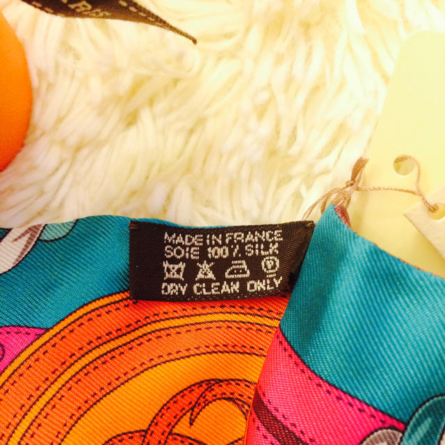 Hermes(エルメス)のエルメス☆ピンク柄☆ツイリー レディースのファッション小物(バンダナ/スカーフ)の商品写真