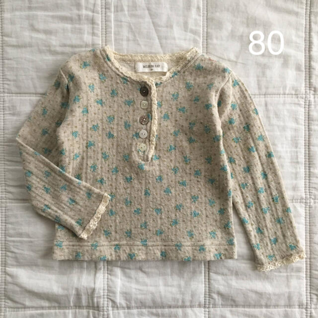 【80】ブルー花柄 長袖Tシャツ　女児 キッズ/ベビー/マタニティのベビー服(~85cm)(Ｔシャツ)の商品写真