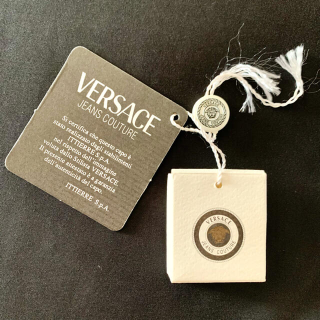VERSACE(ヴェルサーチ)のVersace ボタン レディースのパンツ(その他)の商品写真