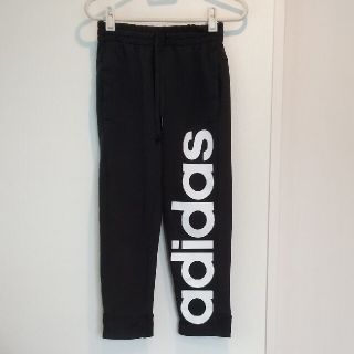 アディダス(adidas)のアディダス スウェットパンツ(クロップドパンツ)