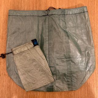 専用ペグケースとSmall-Plus Stuff Sack/ Wallet (登山用品)