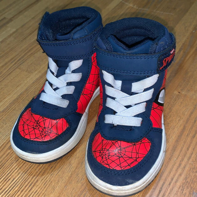 H&M(エイチアンドエム)の14cmスパイダーマン　ハイカットスニーカー キッズ/ベビー/マタニティのベビー靴/シューズ(~14cm)(スニーカー)の商品写真