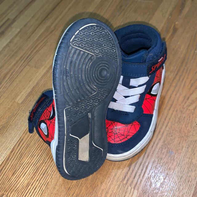 H&M(エイチアンドエム)の14cmスパイダーマン　ハイカットスニーカー キッズ/ベビー/マタニティのベビー靴/シューズ(~14cm)(スニーカー)の商品写真