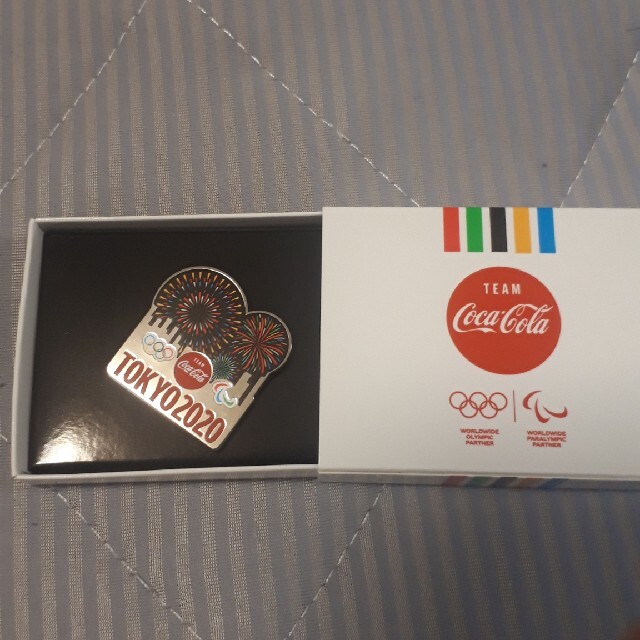 コカ・コーラ(コカコーラ)の値下げ中‼️東京2020オリンピック記念ピン 2個セット エンタメ/ホビーのアニメグッズ(バッジ/ピンバッジ)の商品写真