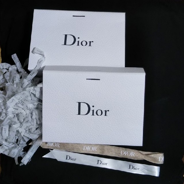 Dior(ディオール)のDior ギフトボックス、リボン、詰め物 レディースのバッグ(ショップ袋)の商品写真