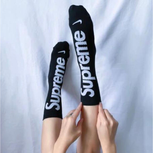 Supreme(シュプリーム)のSupreme / Nike Lightweight Crew Socks 2組 メンズのレッグウェア(ソックス)の商品写真