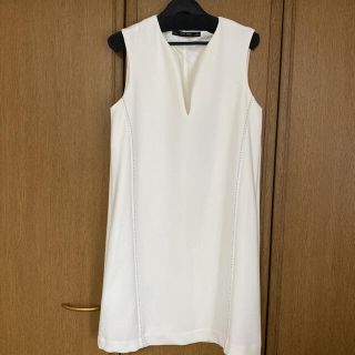 ザラ(ZARA)のZARAベーシック　ホワイトワンピース♡︎ʾʾ新品(ひざ丈ワンピース)