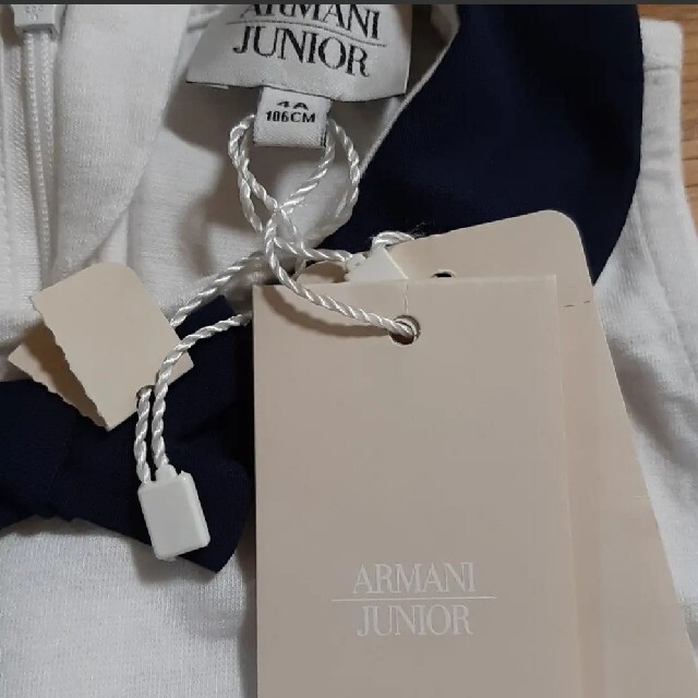 ARMANI JUNIOR(アルマーニ ジュニア)の専用☆新品 アルマーニジュニア 4A 106 100 ノースリーブワンピース キッズ/ベビー/マタニティのキッズ服女の子用(90cm~)(ワンピース)の商品写真