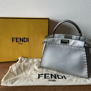 フェンディ(FENDI)の限定値下!FENDIフェンディピーカブーセレリアスモール ハンドバッグ シルバー(ショルダーバッグ)