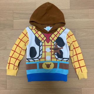 ディズニー(Disney)の【ディズニー】トイストーリー　ウッディ　長袖パーカー　ハロウィン　裏起毛　110(Tシャツ/カットソー)