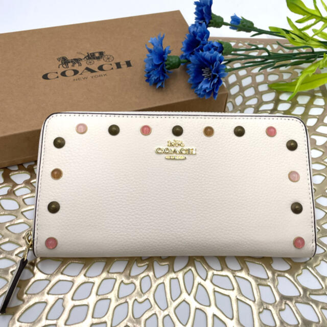 新品未使用⭐︎COACH コーチ 長財布 ホワイト×カラフルスタッズ