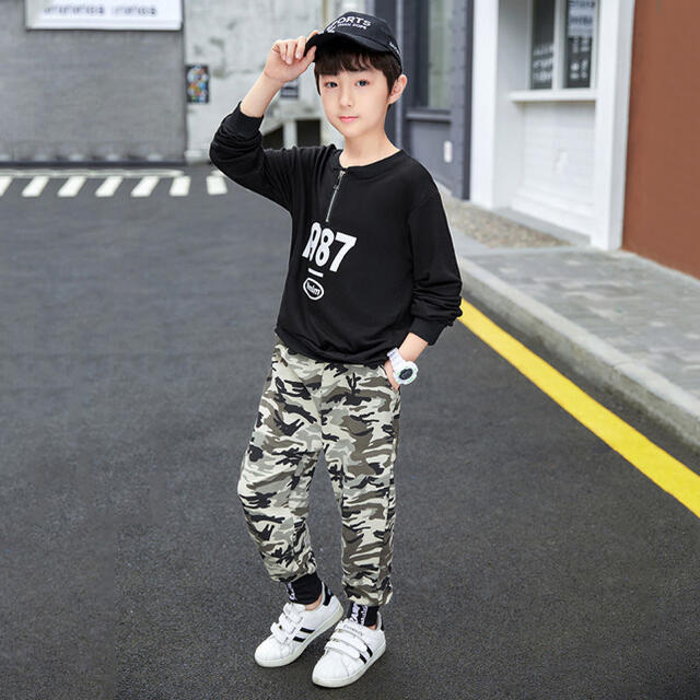 キッズセットアップ　ロゴトップス　カモフラージュパンツ　男の子　黒140 キッズ/ベビー/マタニティのキッズ服男の子用(90cm~)(その他)の商品写真