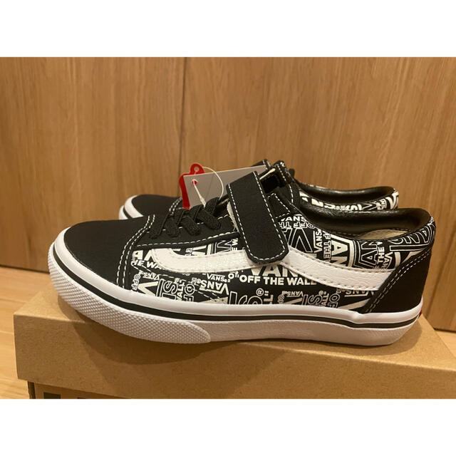 VANS(ヴァンズ)の新品VANSヴァンズoldskoolオールドスクールsliponスリッポン16 キッズ/ベビー/マタニティのキッズ靴/シューズ(15cm~)(スニーカー)の商品写真