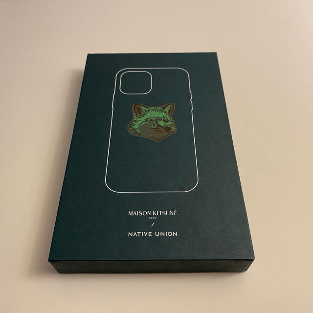 MAISON KITSUNE'(メゾンキツネ)のメゾンキツネ Green Fox iPhone12/12 Pro ケース スマホ/家電/カメラのスマホアクセサリー(iPhoneケース)の商品写真