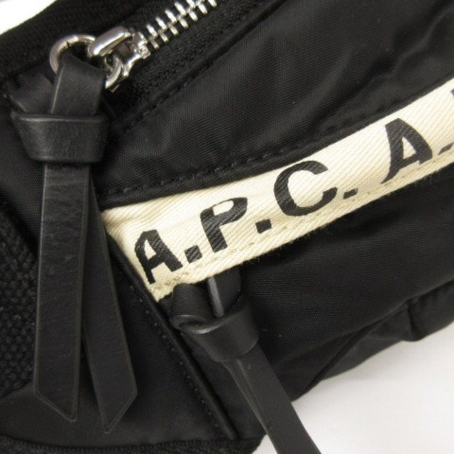 A.P.C. ボディバッグ バナナリピート バルトバッグ ロゴ 黒 ブラック 鞄 3