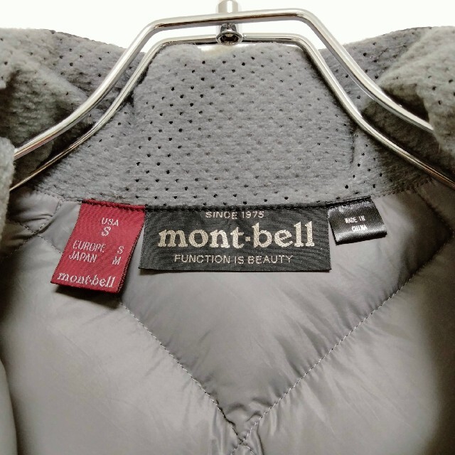 mont bell(モンベル)のmont-bell モンベル ダウンベスト ブラック レディースのジャケット/アウター(ダウンベスト)の商品写真